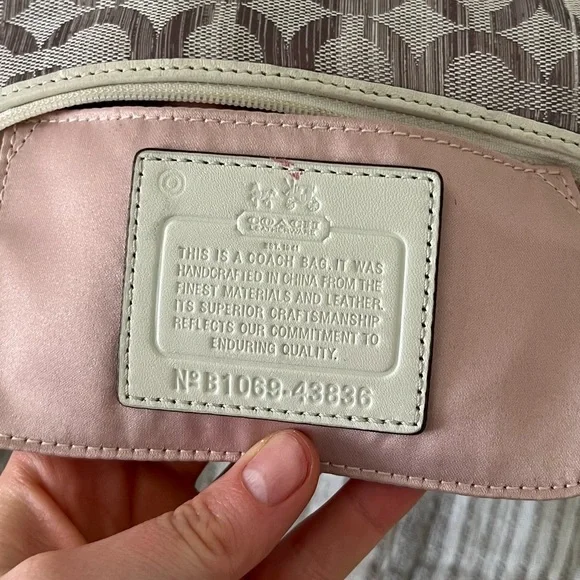 Coach Beige and Pink Shoulder Bag with Chain Detail - Picture 2 of 16